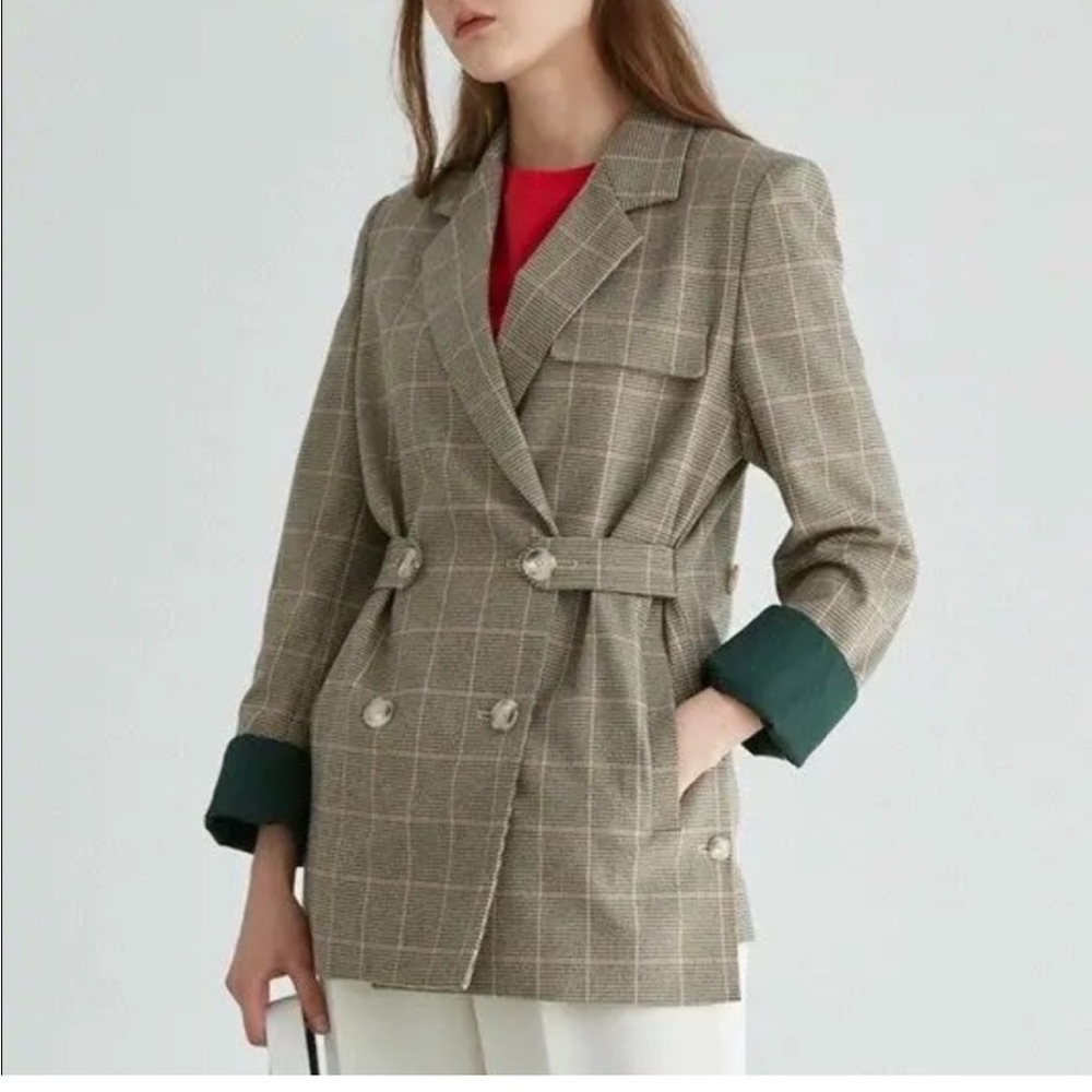 South Korean brand Enor blazer with cinched waist